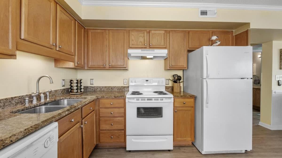 *2Br Oceanfront Retreat*King Ensuite*Pool*Nmb Cherry Grove*Pc4 Myrtle Beach Exterior photo